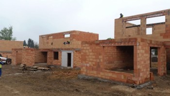 Hrubá stavba domů první etapy